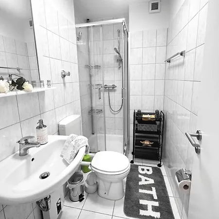 Vaz Essen, Kueche, Wlan, Tv, Netflix, Ca 15 Min Messe U Hbf Apartament Essen